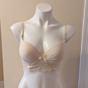 FNNISS cream color long line lace padded bra size 36 C